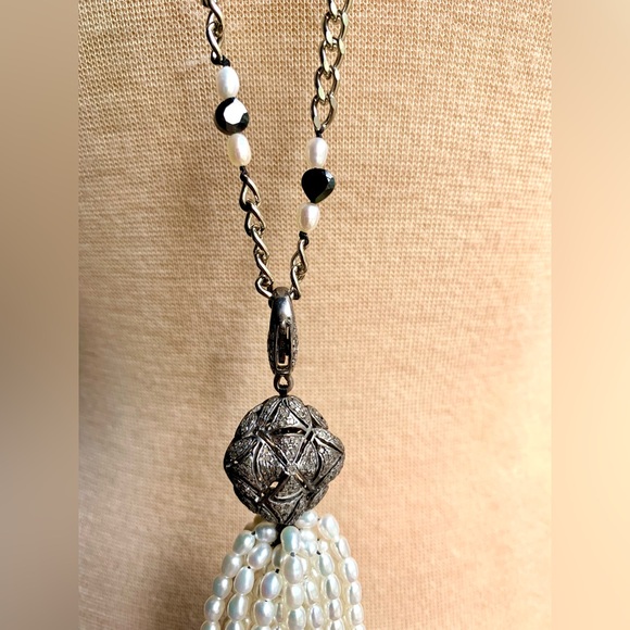 Sweet Olive Detachable Diamond, Onyx,Pearl & Labradorite Tassel Pendant Necklace - Picture 4 of 9